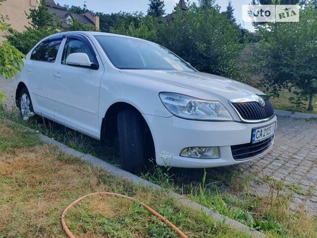 Белый Шкода Октавия, объемом двигателя 1.8 л и пробегом 115 тыс. км за 11100 $, фото 4 на Automoto.ua