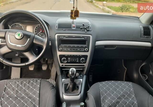 Белый Шкода Октавия, объемом двигателя 1.8 л и пробегом 180 тыс. км за 8200 $, фото 9 на Automoto.ua