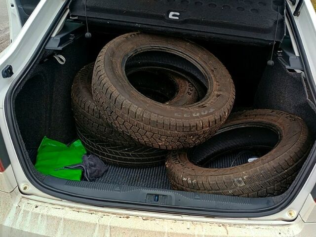 Белый Шкода Октавия, объемом двигателя 1.6 л и пробегом 194 тыс. км за 6800 $, фото 7 на Automoto.ua