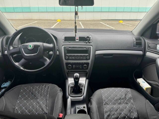 Белый Шкода Октавия, объемом двигателя 1.8 л и пробегом 180 тыс. км за 7200 $, фото 13 на Automoto.ua