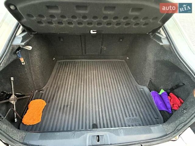 Білий Шкода Октавія, об'ємом двигуна 1.6 л та пробігом 312 тис. км за 6800 $, фото 13 на Automoto.ua