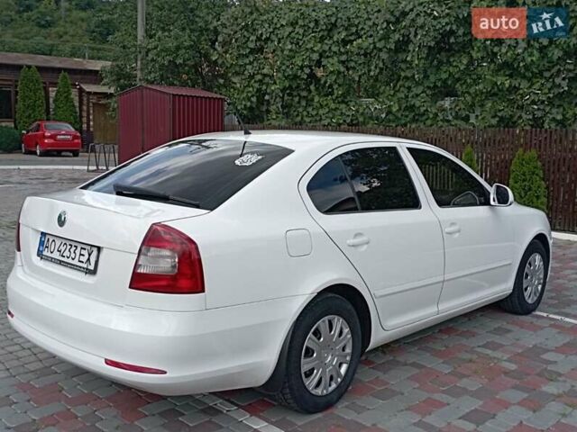 Шкода Октавия 2011 в Полтаве на Automoto.ua Белый Шкода Октавия, объемом двигателя 1.6 л и пробегом 300 тыс. км за 8500 $, фото 4 на Automoto.ua