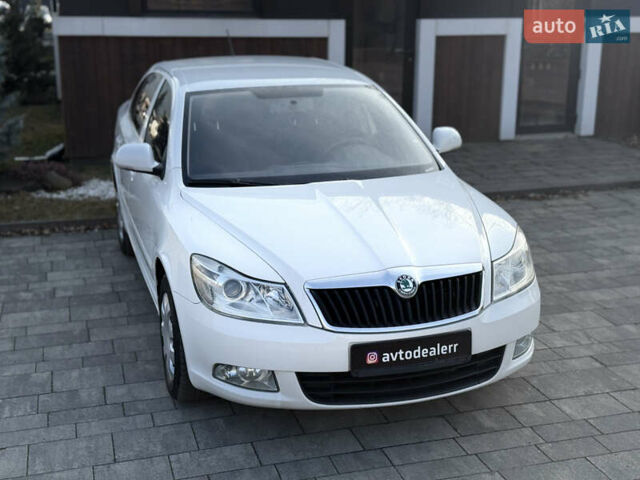 Белый Шкода Октавия, объемом двигателя 1.6 л и пробегом 212 тыс. км за 7800 $, фото 23 на Automoto.ua