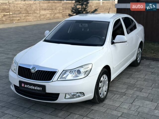 Белый Шкода Октавия, объемом двигателя 1.6 л и пробегом 212 тыс. км за 7800 $, фото 15 на Automoto.ua