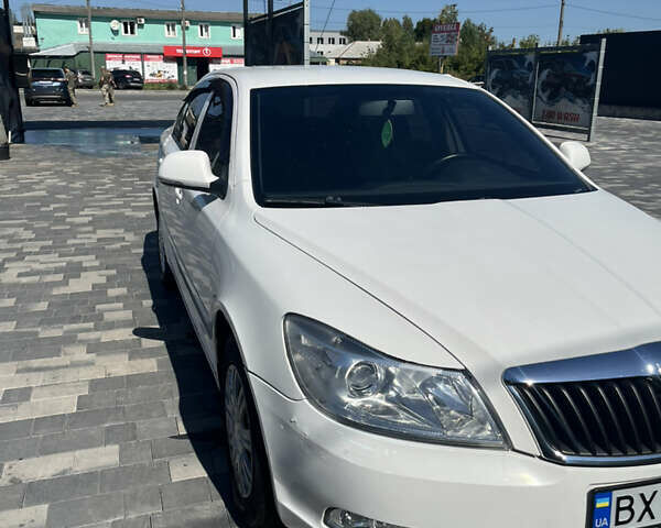 Белый Шкода Октавия, объемом двигателя 1.6 л и пробегом 349 тыс. км за 7500 $, фото 1 на Automoto.ua