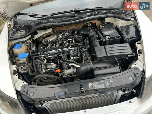 Білий Шкода Октавія, об'ємом двигуна 1.6 л та пробігом 270 тис. км за 6800 $, фото 24 на Automoto.ua