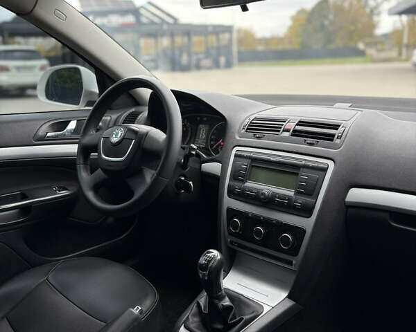 Белый Шкода Октавия, объемом двигателя 1.6 л и пробегом 383 тыс. км за 5350 $, фото 24 на Automoto.ua