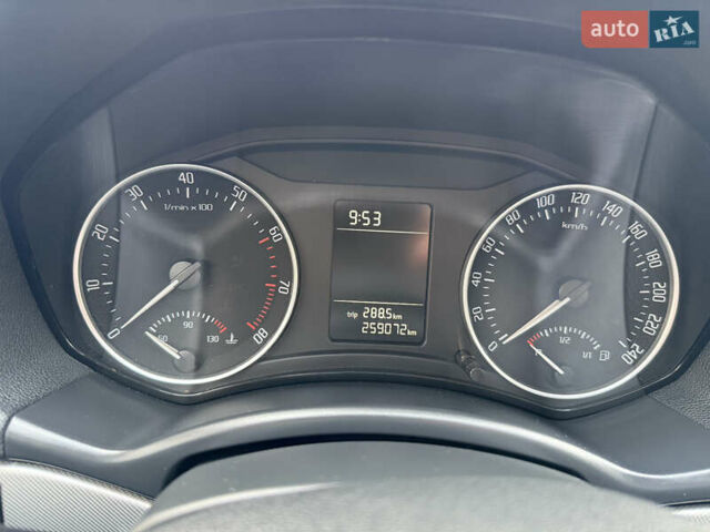 Білий Шкода Октавія, об'ємом двигуна 1.6 л та пробігом 260 тис. км за 7900 $, фото 27 на Automoto.ua