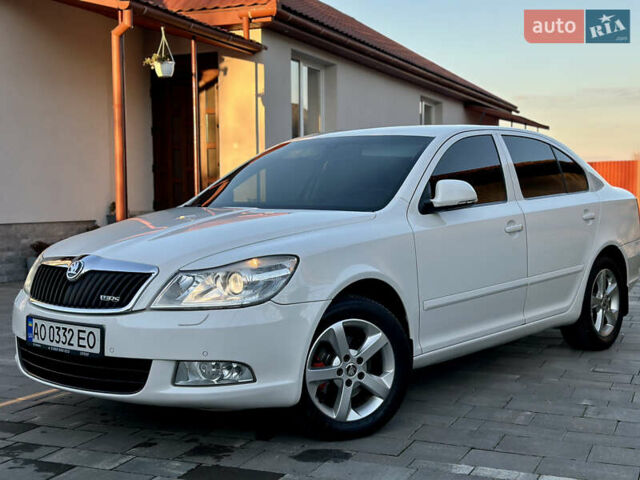 Белый Шкода Октавия, объемом двигателя 1.39 л и пробегом 275 тыс. км за 8200 $, фото 1 на Automoto.ua