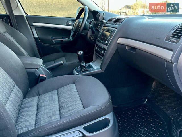 Белый Шкода Октавия, объемом двигателя 1.39 л и пробегом 275 тыс. км за 8200 $, фото 49 на Automoto.ua