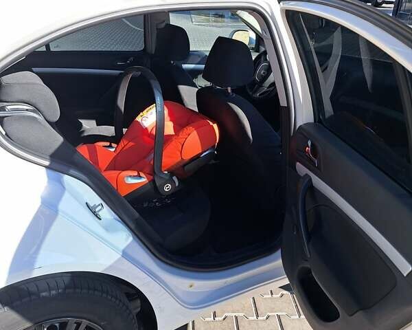 Білий Шкода Октавія, об'ємом двигуна 1.6 л та пробігом 230 тис. км за 8500 $, фото 21 на Automoto.ua