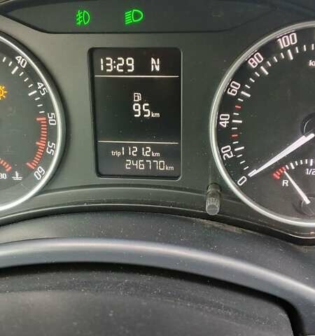 Белый Шкода Октавия, объемом двигателя 1.97 л и пробегом 246 тыс. км за 8400 $, фото 9 на Automoto.ua