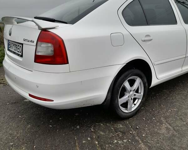 Белый Шкода Октавия, объемом двигателя 1.8 л и пробегом 219 тыс. км за 8200 $, фото 11 на Automoto.ua