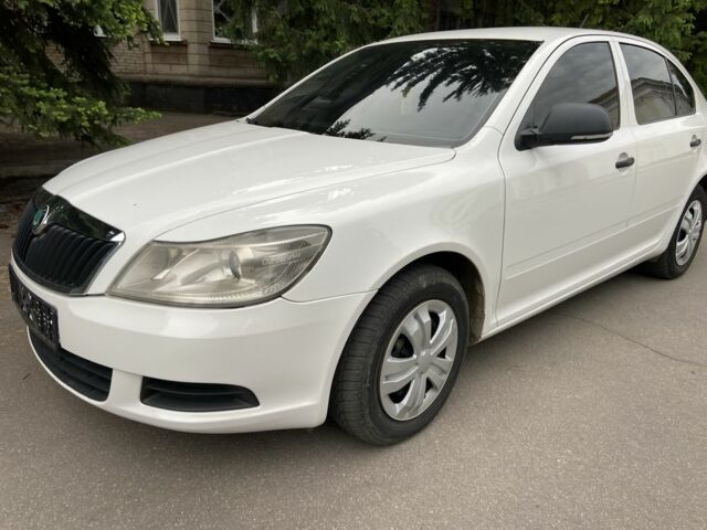 Белый Шкода Октавия, объемом двигателя 1.6 л и пробегом 151 тыс. км за 7700 $, фото 6 на Automoto.ua
