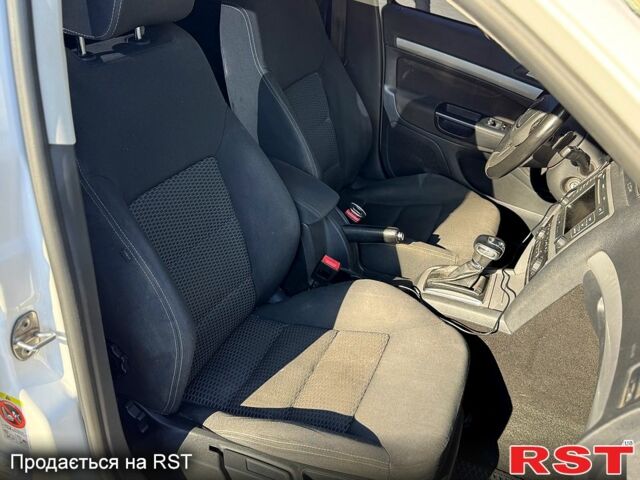 Білий Шкода Октавія, об'ємом двигуна 1.8 л та пробігом 230 тис. км за 9500 $, фото 7 на Automoto.ua