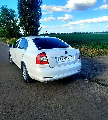 Белый Шкода Октавия, объемом двигателя 1.6 л и пробегом 300 тыс. км за 7600 $, фото 11 на Automoto.ua