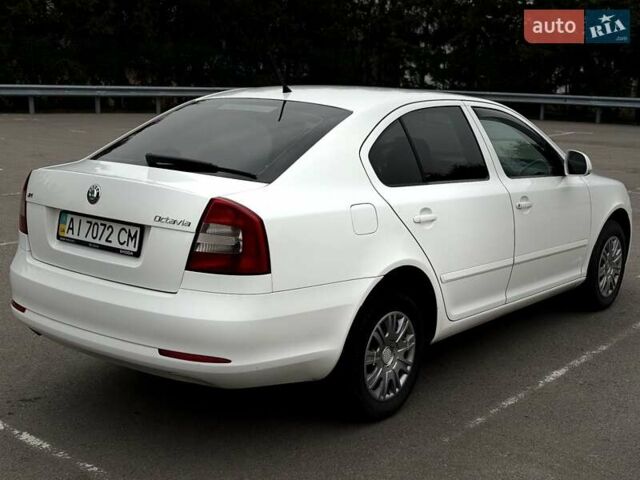 Білий Шкода Октавія, об'ємом двигуна 1.6 л та пробігом 282 тис. км за 5799 $, фото 24 на Automoto.ua