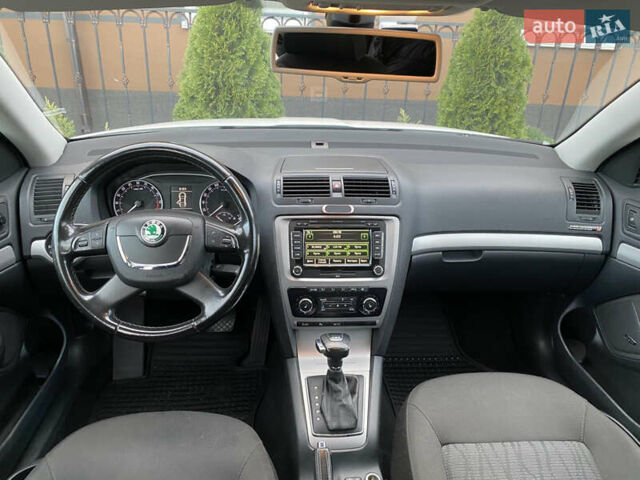 Білий Шкода Октавія, об'ємом двигуна 1.6 л та пробігом 189 тис. км за 8999 $, фото 13 на Automoto.ua