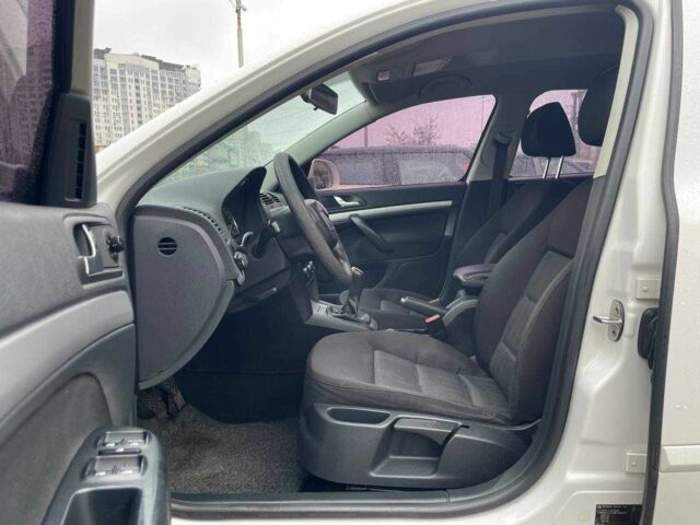 Белый Шкода Октавия, объемом двигателя 1.8 л и пробегом 155 тыс. км за 7990 $, фото 8 на Automoto.ua