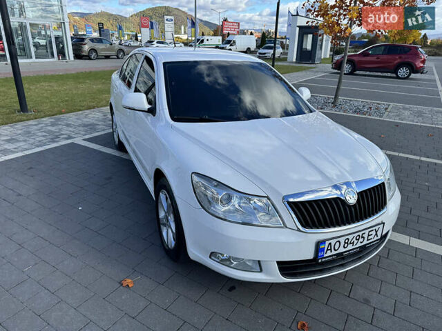 Белый Шкода Октавия, объемом двигателя 1.6 л и пробегом 242 тыс. км за 8100 $, фото 13 на Automoto.ua