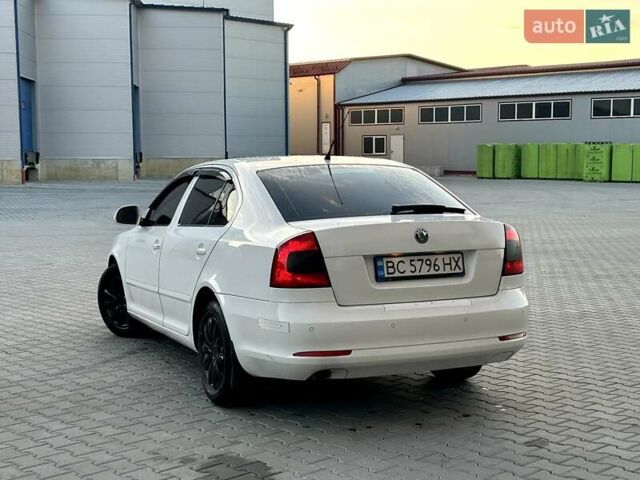 Білий Шкода Октавія, об'ємом двигуна 1.6 л та пробігом 312 тис. км за 6800 $, фото 6 на Automoto.ua