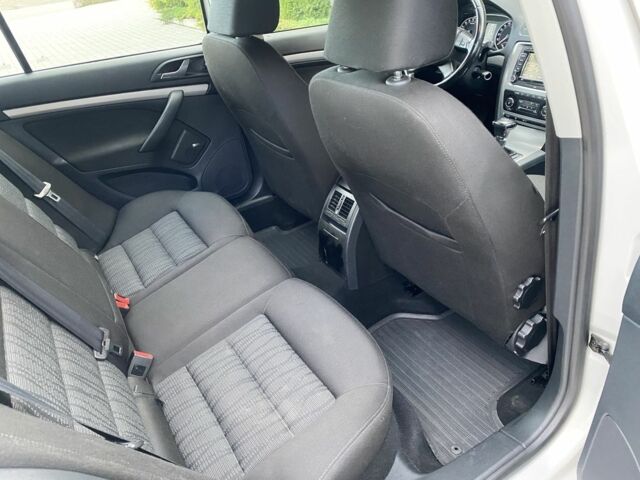 Белый Шкода Октавия, объемом двигателя 1.6 л и пробегом 189 тыс. км за 8999 $, фото 20 на Automoto.ua