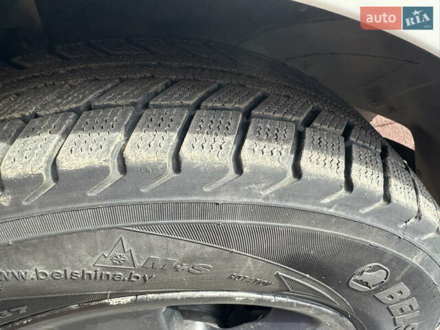 Білий Шкода Октавія, об'ємом двигуна 1.6 л та пробігом 250 тис. км за 6400 $, фото 12 на Automoto.ua