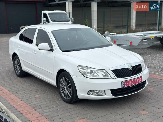Шкода Октавия 2011 в Береговом на Automoto.ua Белый Шкода Октавия, объемом двигателя 1.6 л и пробегом 150 тыс. км за 8800 $, фото 3 на Automoto.ua