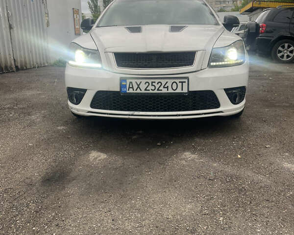Белый Шкода Октавия, объемом двигателя 1.8 л и пробегом 199 тыс. км за 6700 $, фото 1 на Automoto.ua