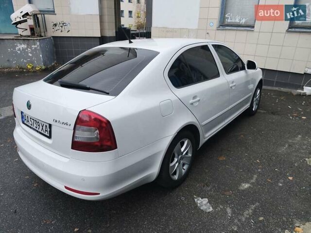 Белый Шкода Октавия, объемом двигателя 1.6 л и пробегом 209 тыс. км за 8700 $, фото 14 на Automoto.ua