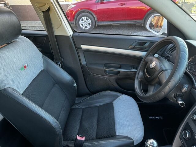 Белый Шкода Октавия, объемом двигателя 1.6 л и пробегом 380 тыс. км за 6150 $, фото 20 на Automoto.ua