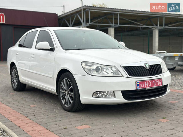 Шкода Октавия 2011 в Береговом на Automoto.ua Белый Шкода Октавия, объемом двигателя 1.6 л и пробегом 150 тыс. км за 8800 $, фото 8 на Automoto.ua