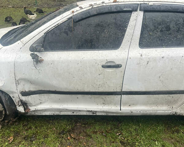 Белый Шкода Октавия, объемом двигателя 1.6 л и пробегом 288 тыс. км за 5500 $, фото 5 на Automoto.ua