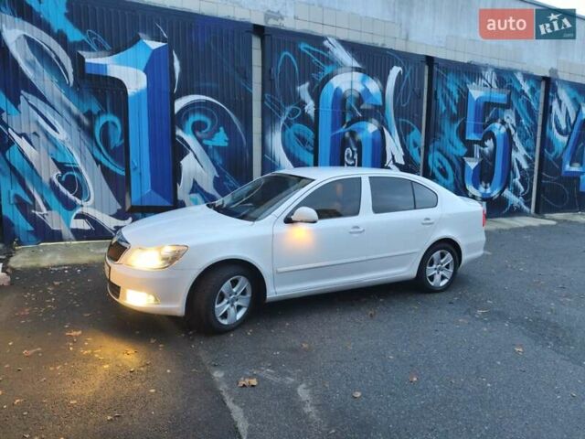 Белый Шкода Октавия, объемом двигателя 1.6 л и пробегом 209 тыс. км за 8700 $, фото 9 на Automoto.ua