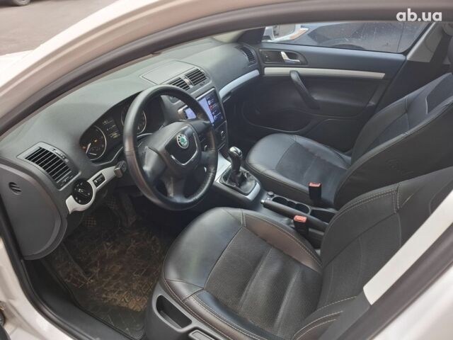 Білий Шкода Октавія, об'ємом двигуна 1.6 л та пробігом 448 тис. км за 8500 $, фото 8 на Automoto.ua