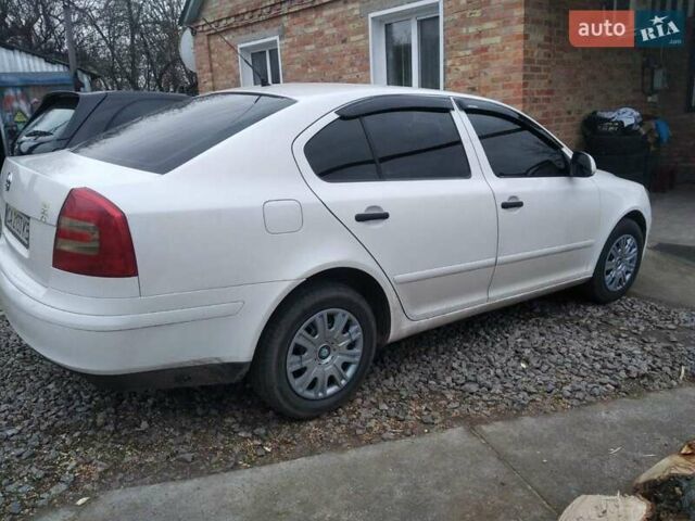 Білий Шкода Октавія, об'ємом двигуна 1.6 л та пробігом 288 тис. км за 5800 $, фото 5 на Automoto.ua