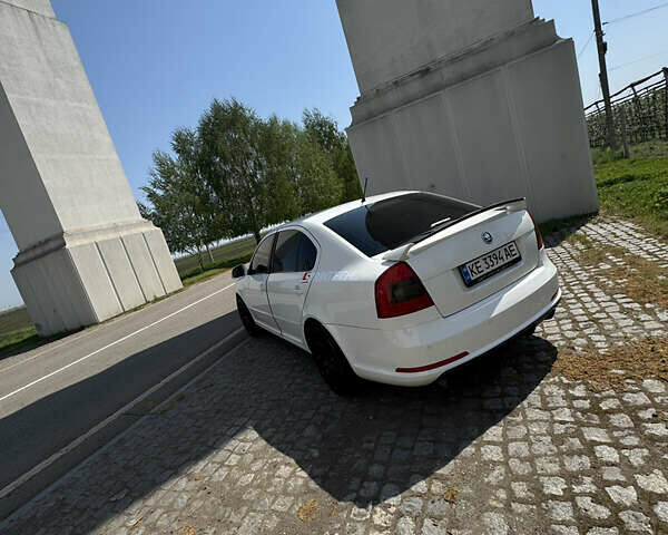 Білий Шкода Октавія, об'ємом двигуна 1.98 л та пробігом 220 тис. км за 8000 $, фото 5 на Automoto.ua