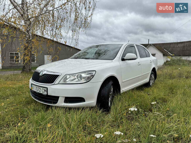 Шкода Октавия 2011 в Краснокутске на Automoto.ua Белый Шкода Октавия, объемом двигателя 1.6 л и пробегом 280 тыс. км за 5888 $, фото 19 на Automoto.ua