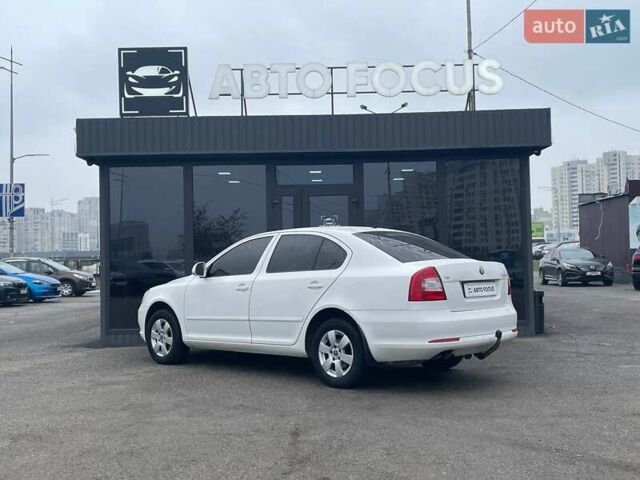 Белый Шкода Октавия, объемом двигателя 1.8 л и пробегом 155 тыс. км за 7990 $, фото 4 на Automoto.ua