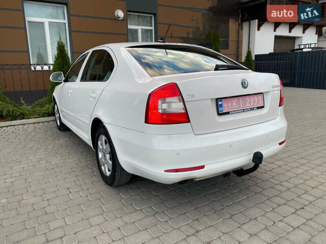 Білий Шкода Октавія, об'ємом двигуна 1.6 л та пробігом 189 тис. км за 8999 $, фото 6 на Automoto.ua