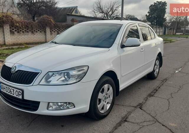Белый Шкода Октавия, объемом двигателя 1.8 л и пробегом 180 тыс. км за 8200 $, фото 1 на Automoto.ua