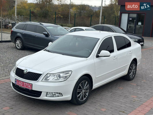 Шкода Октавия 2011 в Береговом на Automoto.ua Белый Шкода Октавия, объемом двигателя 1.6 л и пробегом 150 тыс. км за 8800 $, фото 4 на Automoto.ua