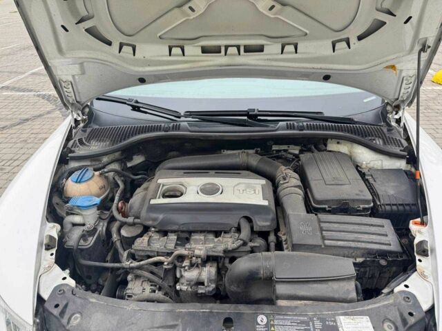 Белый Шкода Октавия, объемом двигателя 1.8 л и пробегом 180 тыс. км за 7200 $, фото 1 на Automoto.ua