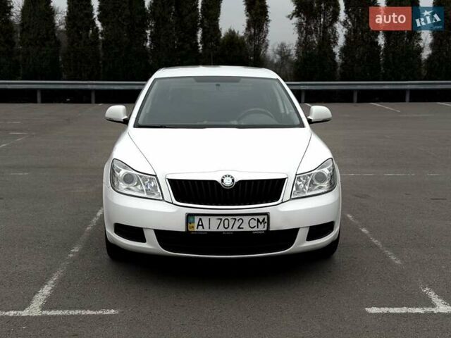 Білий Шкода Октавія, об'ємом двигуна 1.6 л та пробігом 282 тис. км за 5799 $, фото 2 на Automoto.ua