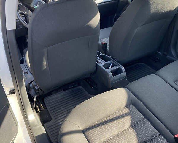 Белый Шкода Октавия, объемом двигателя 0 л и пробегом 187 тыс. км за 8000 $, фото 4 на Automoto.ua