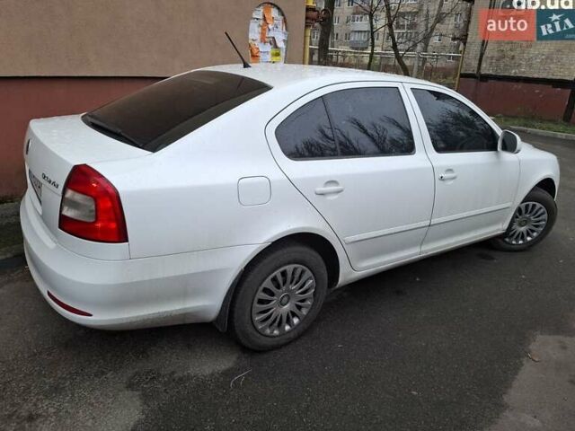 Белый Шкода Октавия, объемом двигателя 1.6 л и пробегом 448 тыс. км за 8500 $, фото 2 на Automoto.ua
