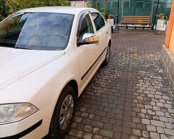 Білий Шкода Октавія, об'ємом двигуна 1.6 л та пробігом 285 тис. км за 7950 $, фото 2 на Automoto.ua