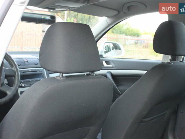 Белый Шкода Октавия, объемом двигателя 1.6 л и пробегом 170 тыс. км за 7450 $, фото 25 на Automoto.ua