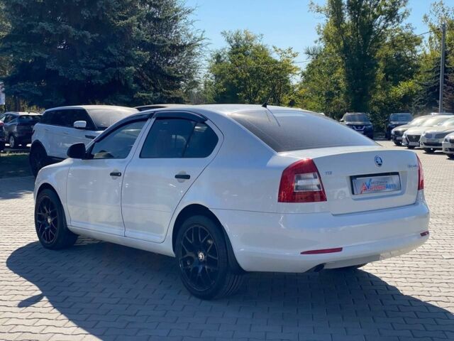 Білий Шкода Октавія, об'ємом двигуна 1.6 л та пробігом 252 тис. км за 8400 $, фото 4 на Automoto.ua
