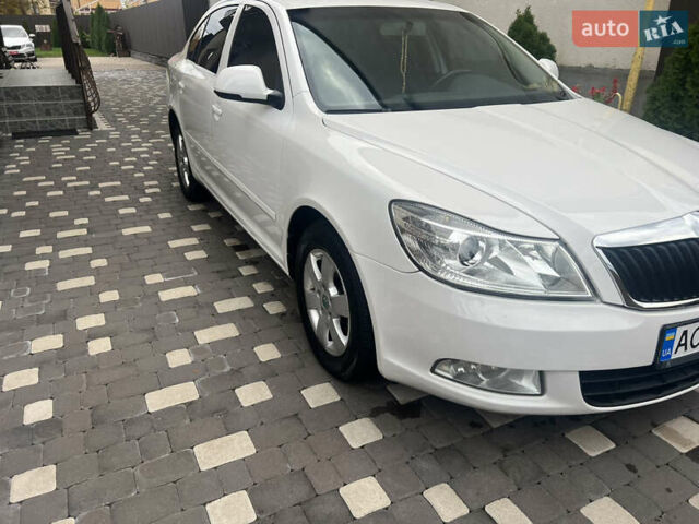 Білий Шкода Октавія, об'ємом двигуна 1.6 л та пробігом 313 тис. км за 7950 $, фото 10 на Automoto.ua